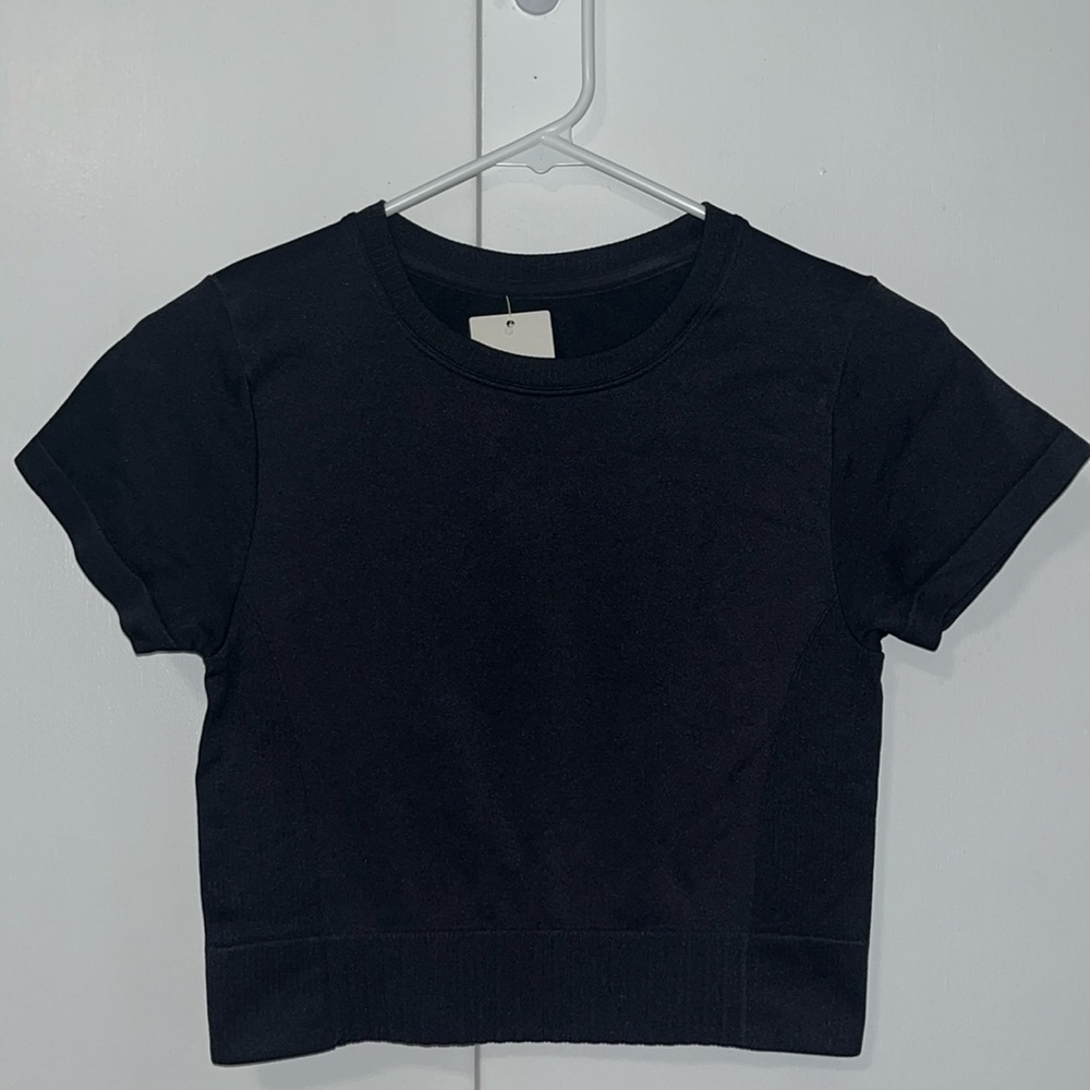 All In Motion Seamless Cropped Tee Active T-Shirt Women’s M Medium 8-10 Black - Picture 3 of 11